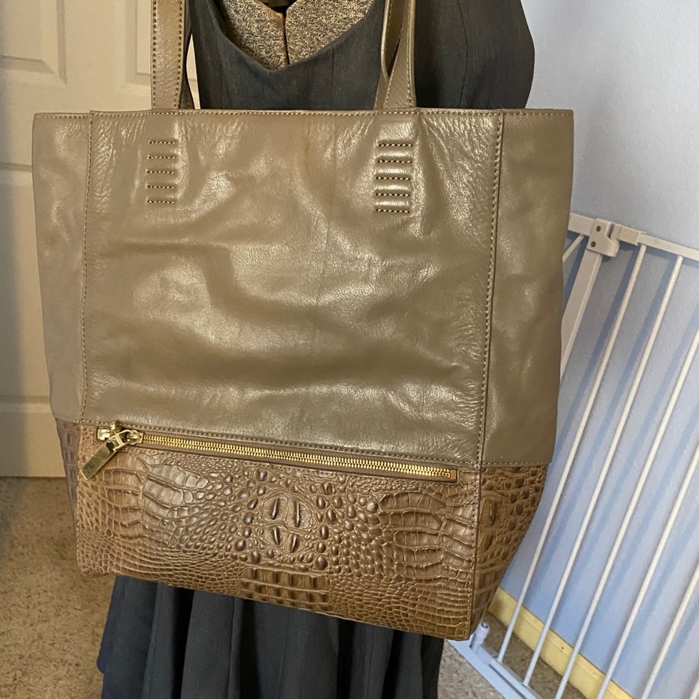 Olive colored leather Claudia Cotui purse